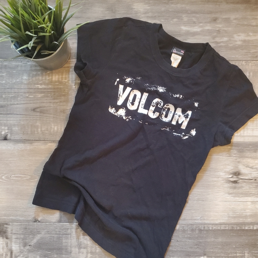 Women's Volcom shirt